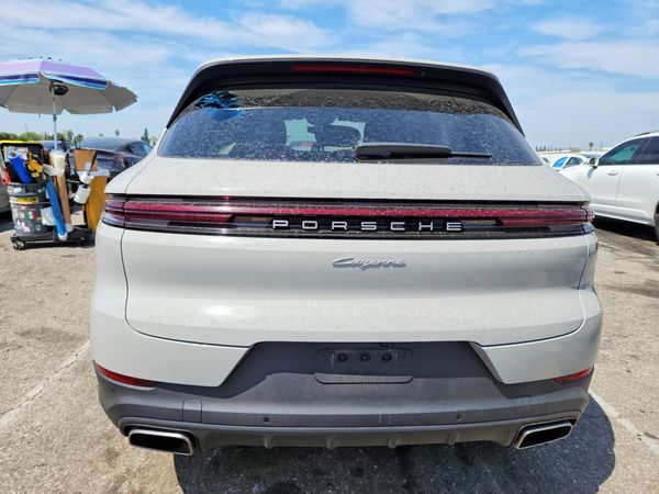 2024 PORSCHE CAYENNE