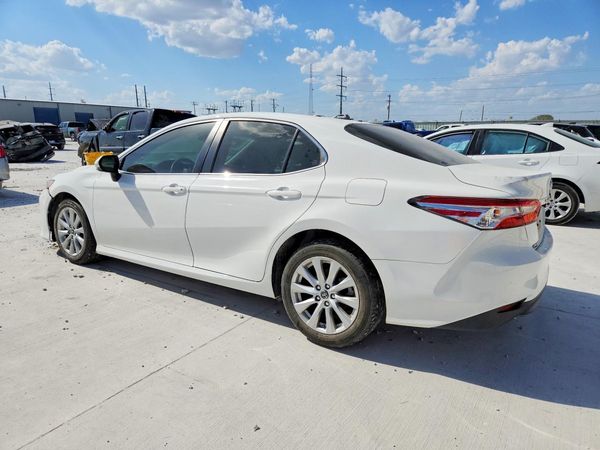 2018 TOYOTA CAMRY