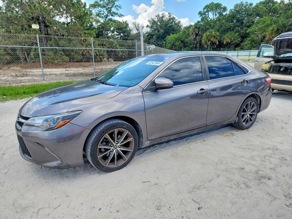 2015 TOYOTA CAMRY