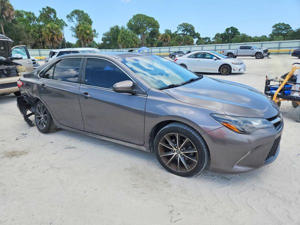 2015 TOYOTA CAMRY