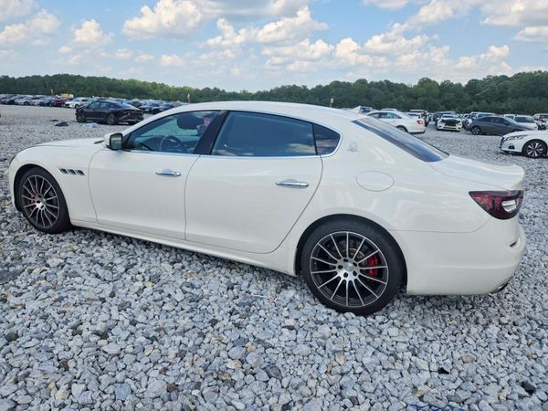 2015 MASERATI QUATTROPORTE Essence