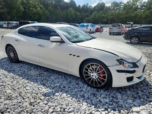 2015 MASERATI QUATTROPORTE Essence