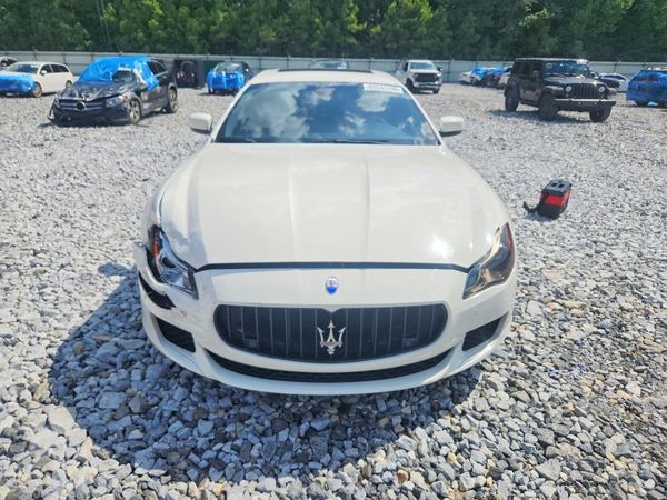 2015 MASERATI QUATTROPORTE Essence