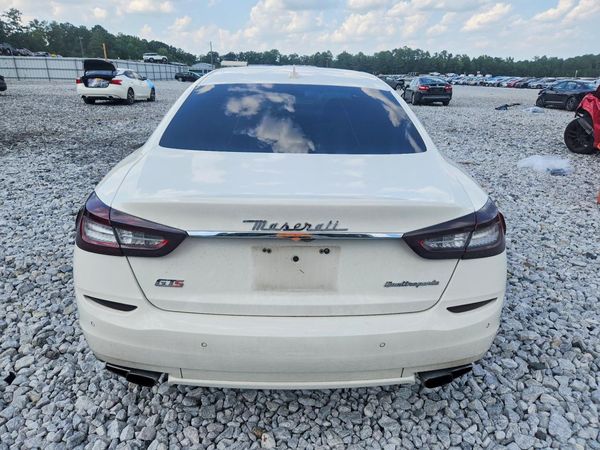 2015 MASERATI QUATTROPORTE Essence