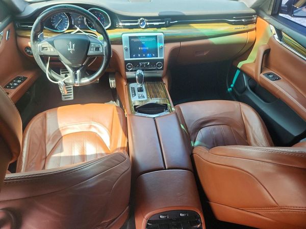 2015 MASERATI QUATTROPORTE Essence