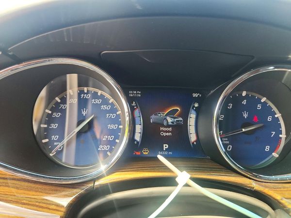 2015 MASERATI QUATTROPORTE Essence