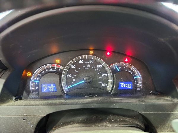 2012 TOYOTA CAMRY