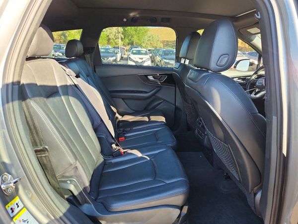 2017 AUDI Q7 quattro Premium Plus