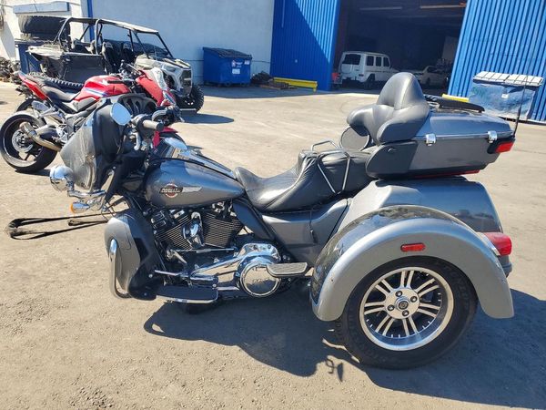 2022 HARLEY-DAVIDSON FL