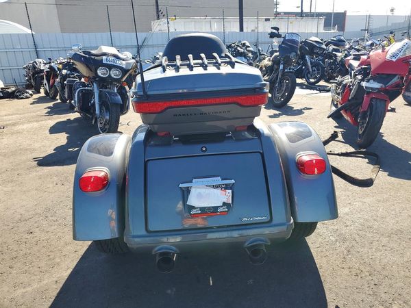 2022 HARLEY-DAVIDSON FL