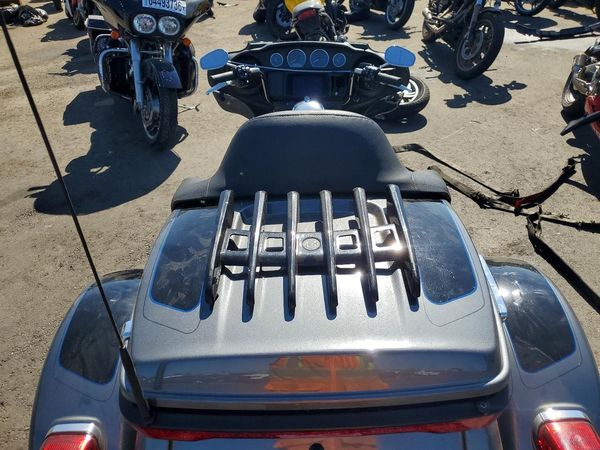 2022 HARLEY-DAVIDSON FL