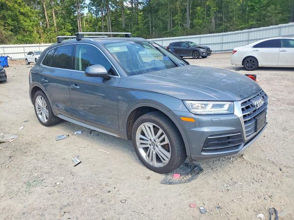2019 AUDI Q5 quattro Premium Plus — Passenger 3/4