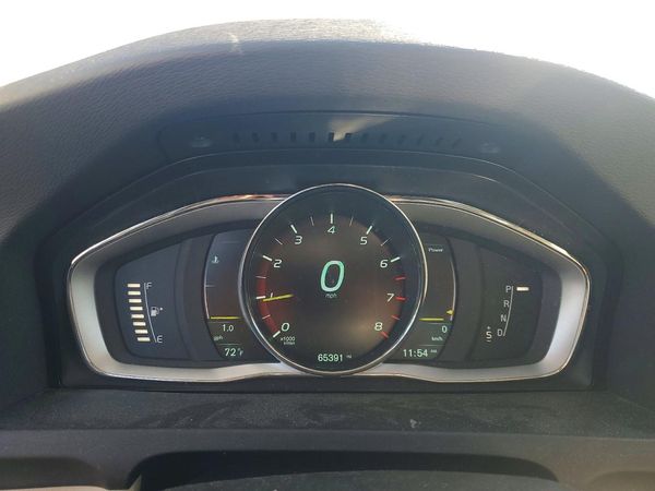 2015 VOLVO S60 Premier (non R design)