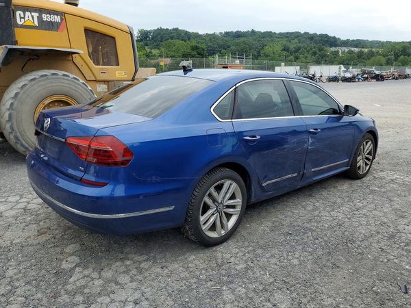 2017 VOLKSWAGEN PASSAT SEL Premium