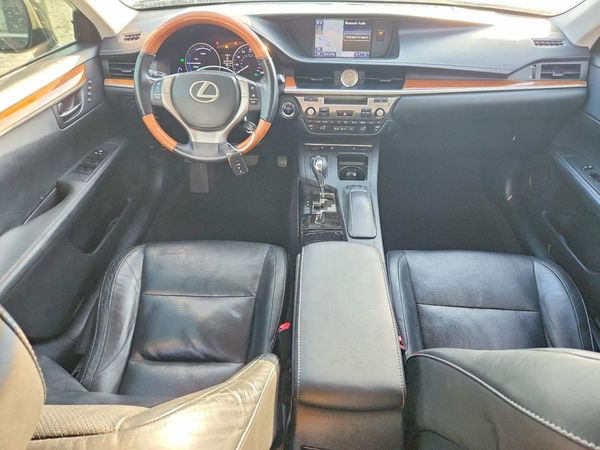 2013 LEXUS ES 300h
