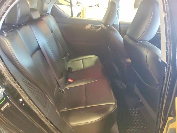 2013 LEXUS CT 200h