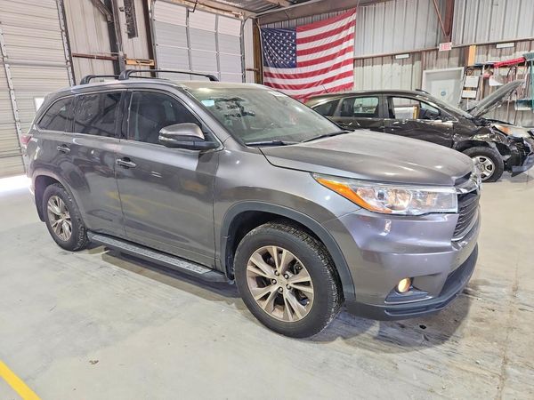 2015 TOYOTA HIGHLANDER