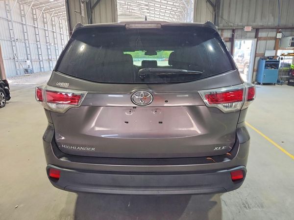 2015 TOYOTA HIGHLANDER