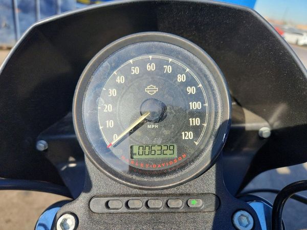 2022 HARLEY-DAVIDSON XL883