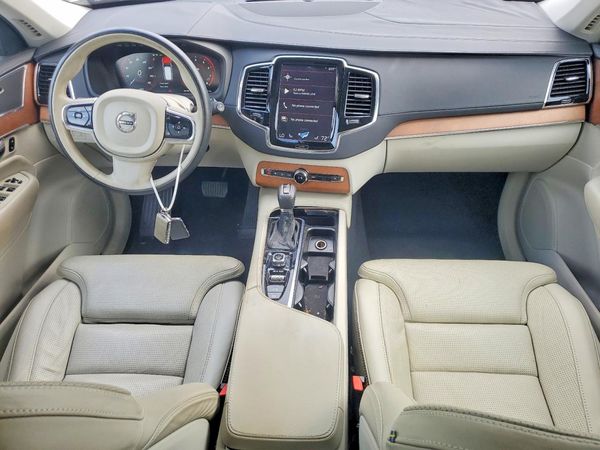 2016 VOLVO XC90