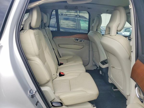 2016 VOLVO XC90