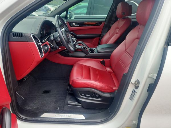 2023 PORSCHE CAYENNE