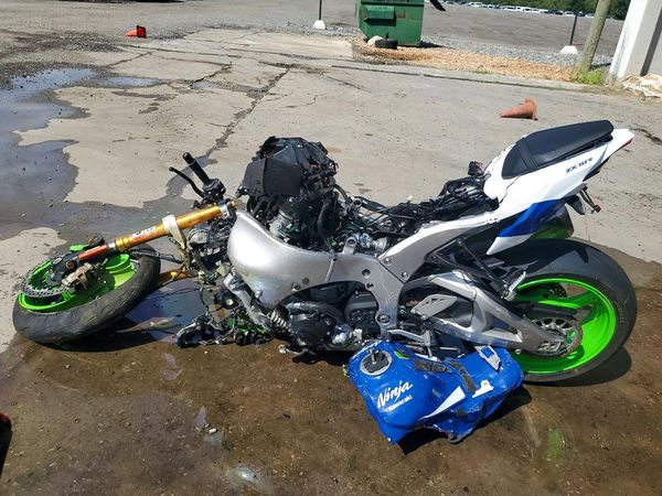 2024 KAWASAKI ZX1002 L