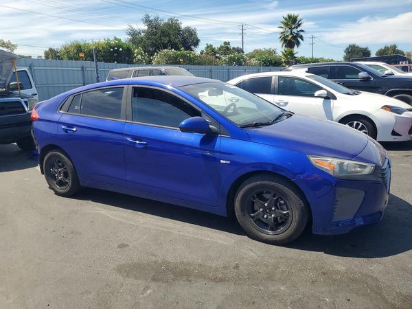 2019 HYUNDAI IONIQ Blue (HEV) — Passenger 3/4