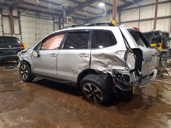 2018 SUBARU FORESTER Base P