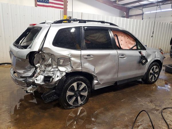 2018 SUBARU FORESTER Base P