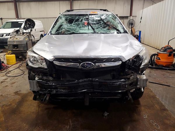 2018 SUBARU FORESTER Base P