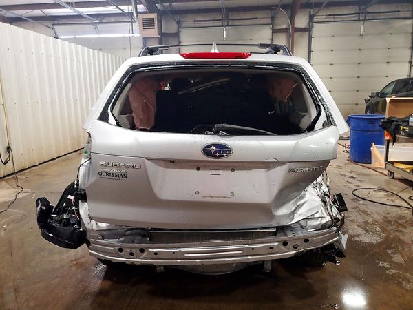 2018 SUBARU FORESTER Base P