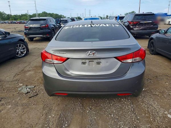2013 HYUNDAI ELANTRA
