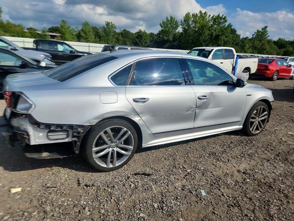 2017 VOLKSWAGEN PASSAT R-Line