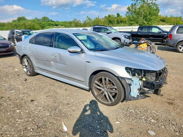 2017 VOLKSWAGEN PASSAT R-Line