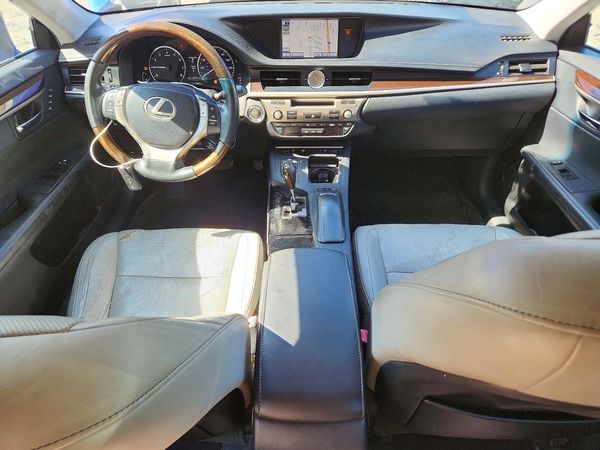 2013 LEXUS ES