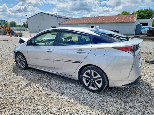 2017 TOYOTA PRIUS