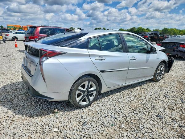 2017 TOYOTA PRIUS