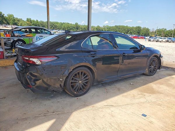 2022 TOYOTA CAMRY XSE
