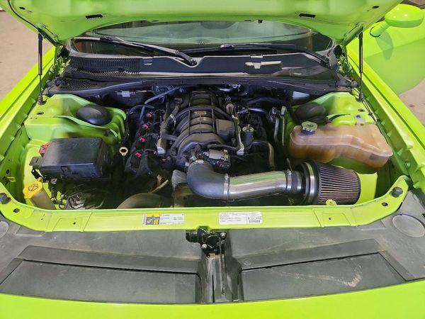 2015 DODGE CHALLENGER SXT — Engine bay