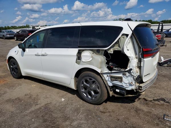 2024 CHRYSLER PACIFICA Select