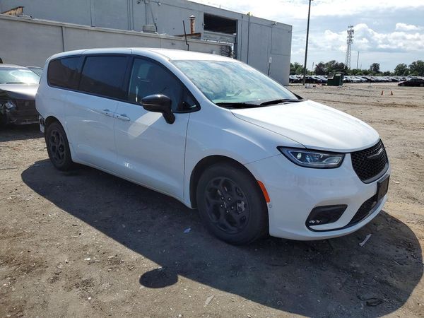 2024 CHRYSLER PACIFICA Select