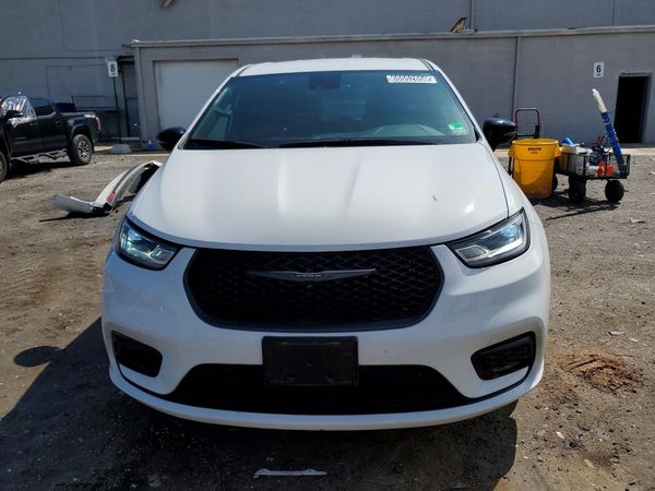 2024 CHRYSLER PACIFICA Select