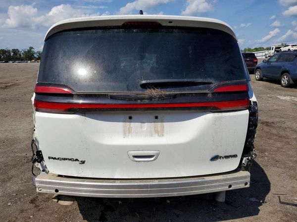 2024 CHRYSLER PACIFICA Select