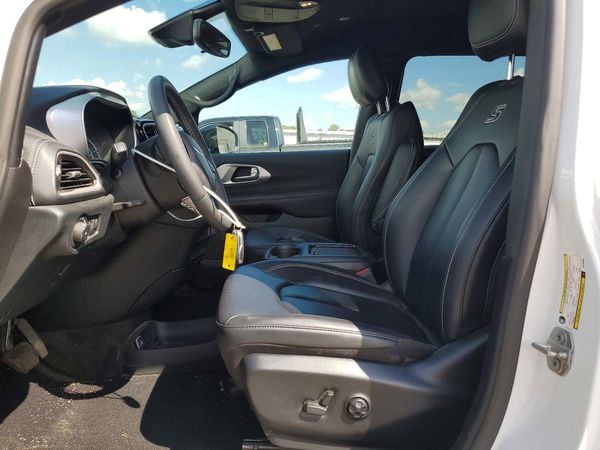 2024 CHRYSLER PACIFICA Select