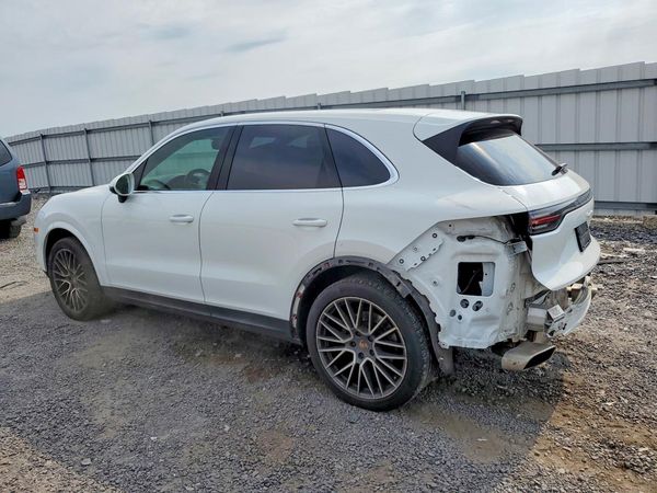 2020 PORSCHE CAYENNE