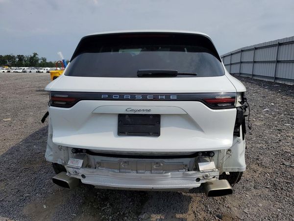 2020 PORSCHE CAYENNE