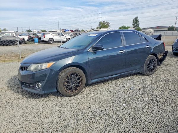 2013 TOYOTA CAMRY
