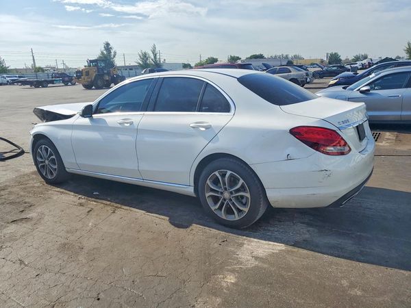 2015 MERCEDES-BENZ C