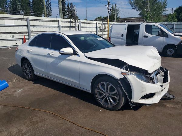 2015 MERCEDES-BENZ C